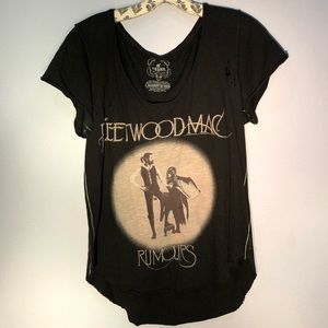 Trunk distressed Fleetwood Mac tee